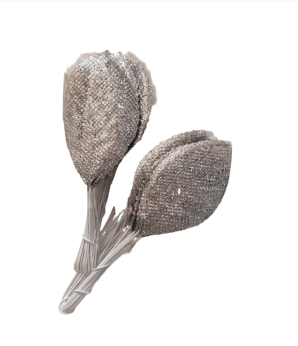 102/S (19638) - Corsage Leaf Medium Silver 50Pc